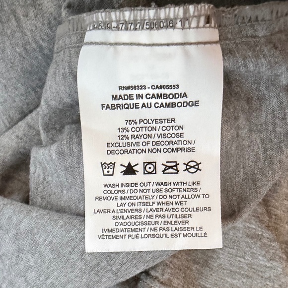 Nike NWOT Dri-Fit Short-Sleeve Cropped Pocket Tee (M) - Picture 8 of 8